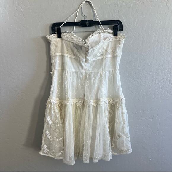 ASOS DESIGN embroidered bardot cupped mini dress - Picture 5 of 6